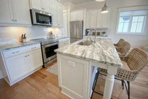 Beach Happy By Sea Scape Properties