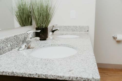 *** New Charming And Luxury Apartment In Downtown Columbus***