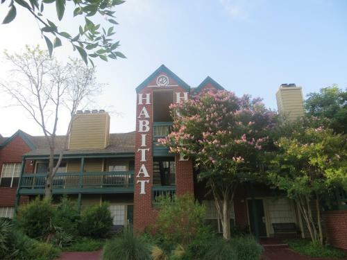 Hotel Habitat Suites
