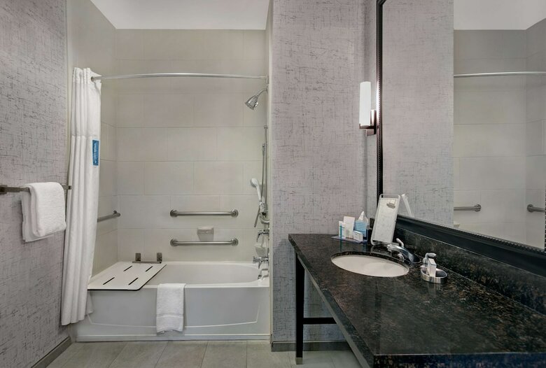 Hotel Hampton Inn And Suites Austin University Capitol