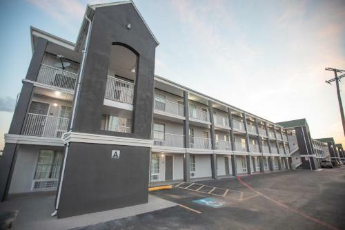 Motel The Crossroads Hotel And Suites Irving
