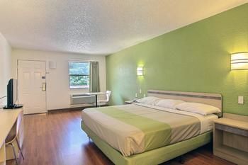 Motel 6 Austin Central - South/university Of Texas