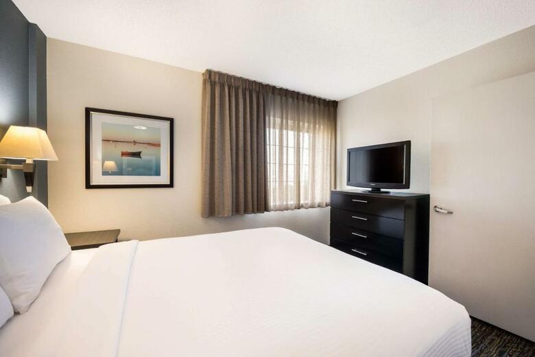 Hotel Candlewood Suites City Centre I-10