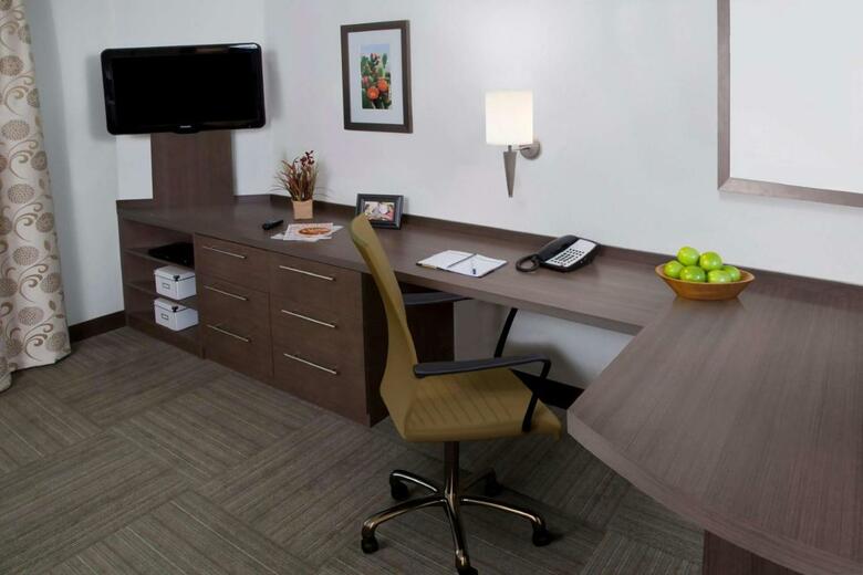 Hotel Candlewood Suites City Centre I-10