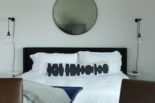 Bowline Hotel