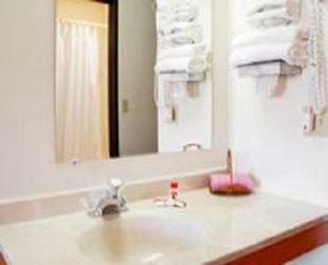 Hotel Regency Inn & Suites - Kimball