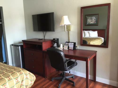 Lodge Americas Best Value Inn-norman