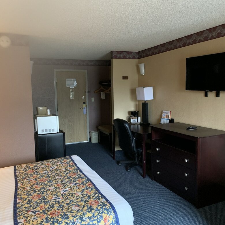 Lincoln Inn Express Hotel And Suites