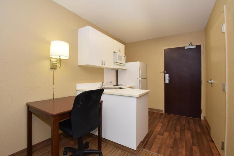 Hotel Suburban Studios