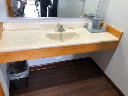 Motel Budget Inn - Laurens