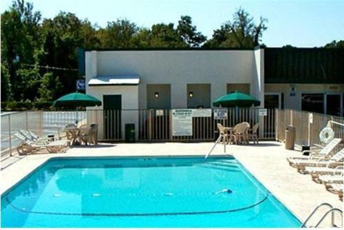 Motel Masters Inn I-26
