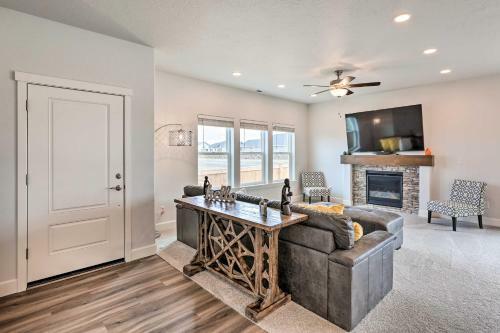 Redmond Family Home With Backyard And Fire Pit!