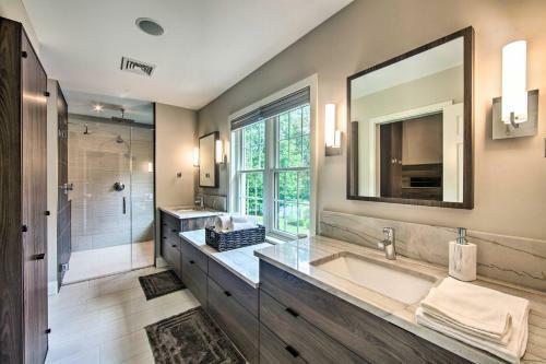 Extravagant Atglen Manor With Private 60 Acre Land!