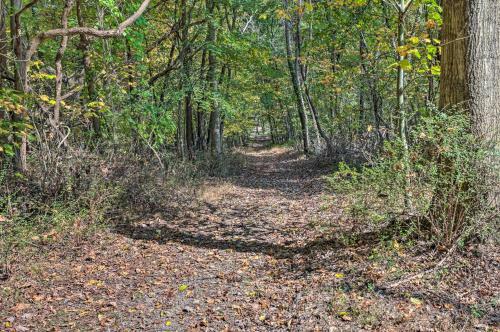 Home On Shared 10 Acres, On-site Trail Access