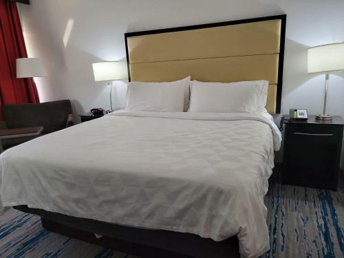 Hotel Inn At Fox Chase - Bw Premier Collection
