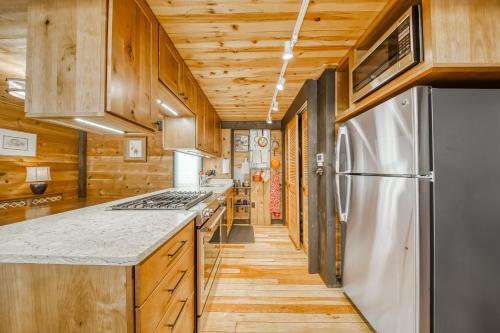 6 Cluster Cabin