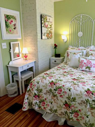 Pettigru Place Bed & Breakfast