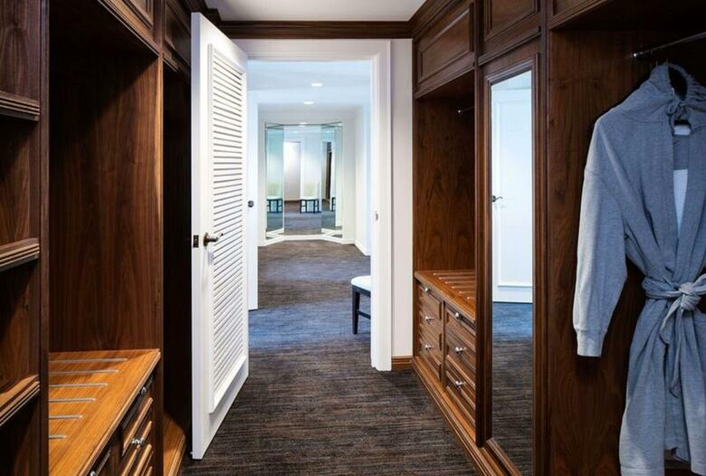 Hotel The Logan