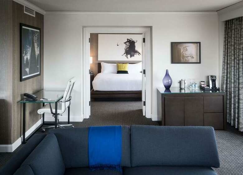 Hotel The Logan