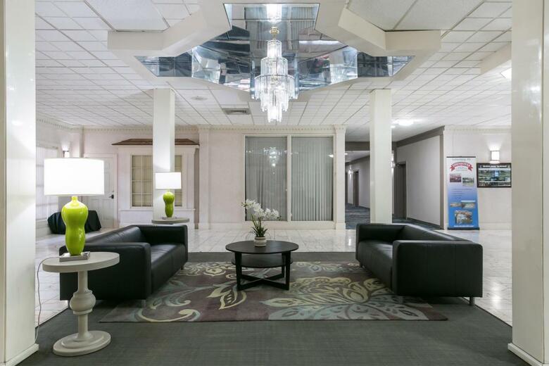 Eisenhower Hotel And Conference Center