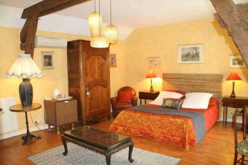 Hostal Chambres D'hotes : La Cour D'etrepy