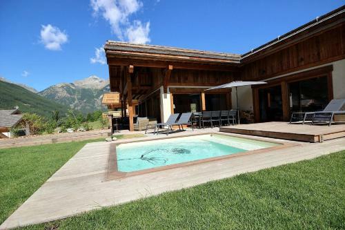 Chalet Luxe Serrechevalierholidays Piscine Et Spa