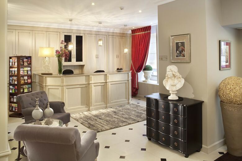 Hotel H�tel Des Com�dies