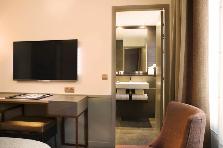 TRYP Paris De Saxe Hotel
