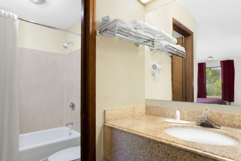 Hotel Days Inn Columbia Ne Fort Jackson