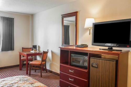 Hotel Rodeway Inn And Suites Sublimity