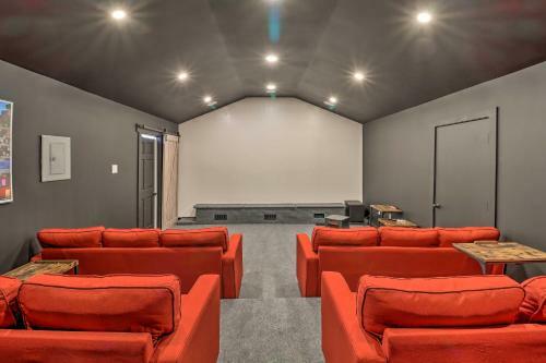 Poconos Gem With Hot Tub And Massive Theater Room