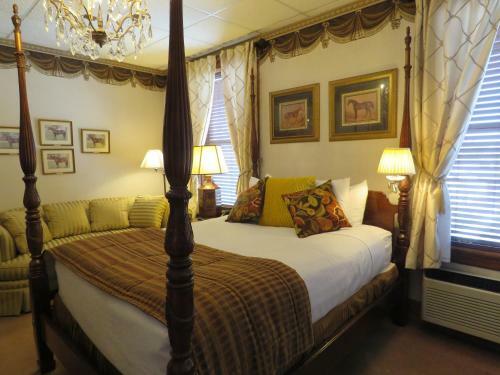 Posada Altland House Inn & Suites