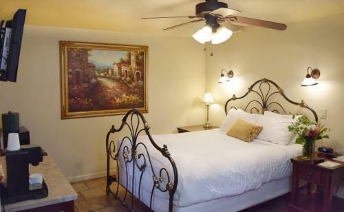 Hotel Silverton Inn & Suites