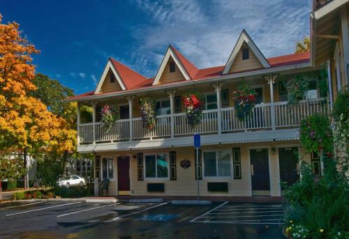 Hotel Silverton Inn & Suites