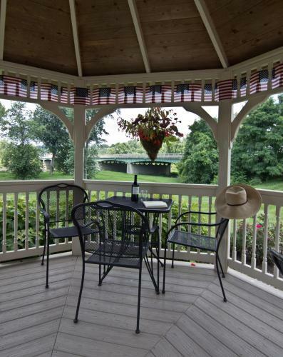 Hotel Coshocton Village Inn & Suites