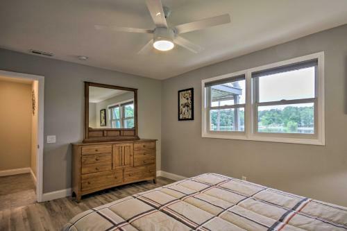 Waterfront Lakehouse With Private Dock And Fire Pit!