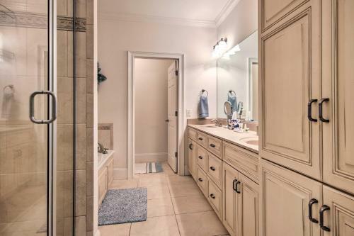 Upscale Home With Poker Room Less Than 1 Mi To Golf!
