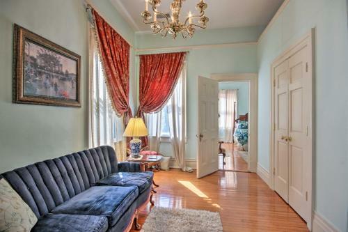 Exquisite Anderson Villa With Sunroom And Grill