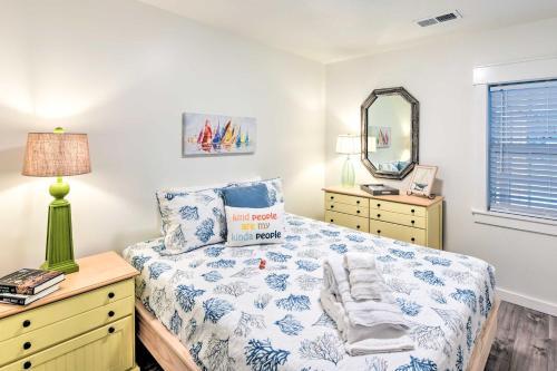 Bright Beaufort Home With Porch And Fire Pit!