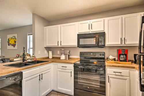 Updated Home With Yard About 7 Mi To Dtwn Columbia!