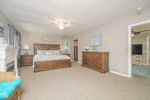 Mooring Buoy 187, 4 Bedrooms, Deck, Lagoon, Sleeps 10