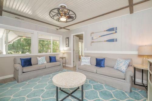 Mooring Buoy 187, 4 Bedrooms, Deck, Lagoon, Sleeps 10