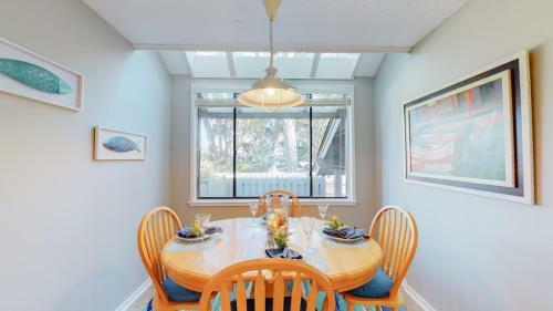 903 Inverness Village