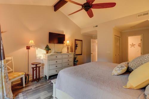 19 Sailmaster 3 Br Condo Shipyard Pool