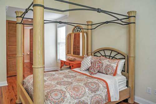 Spacious Lakefront Retreat With Fishing Dock And Deck!