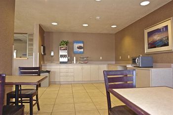 Motel 6 Bernalillo
