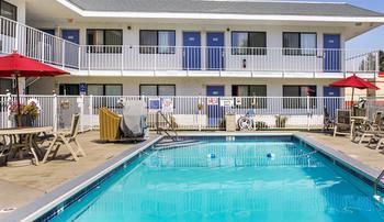 Motel 6 Medford South