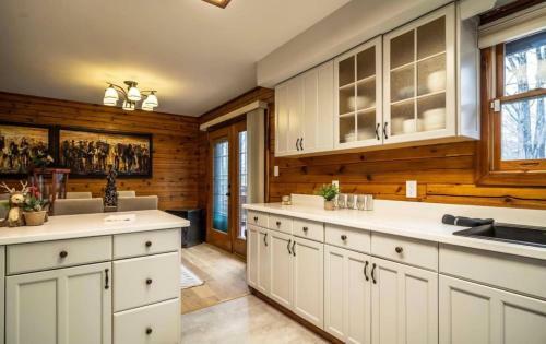 Minnies Mountain Lake House
