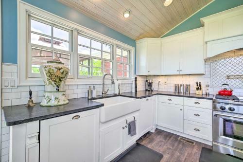 Grand Lafollette Home With Covered Patio On 40 Acres!
