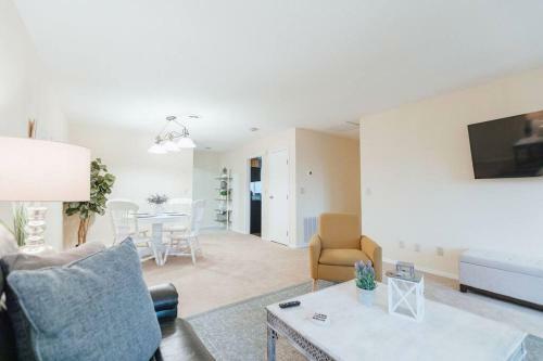 Apartamento Stylish Elegant Getaway King Bed Deck Views